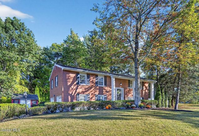 17 Ashley Drive, Colonie, NY 12110