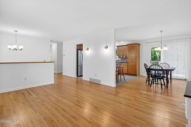 17 Ashley Drive, Colonie, NY 12110