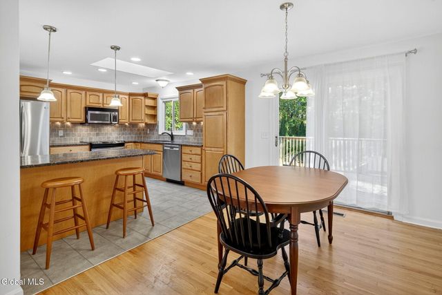 17 Ashley Drive, Colonie, NY 12110