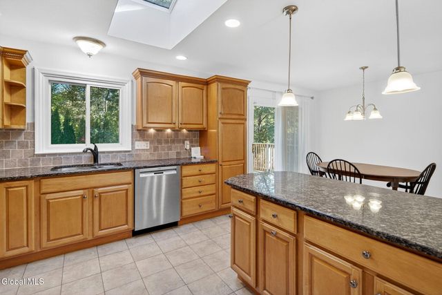 17 Ashley Drive, Colonie, NY 12110