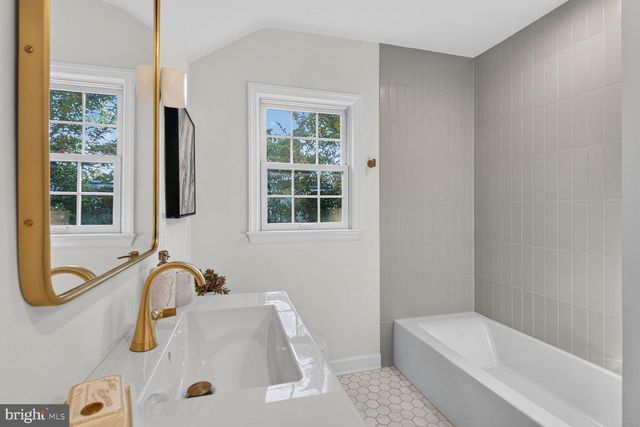 974 N QUINTANA ST, Arlington, VA 22205