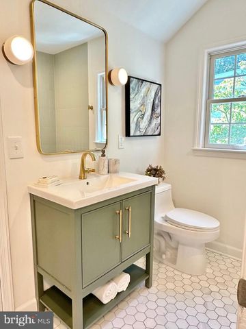 974 N QUINTANA ST, Arlington, VA 22205