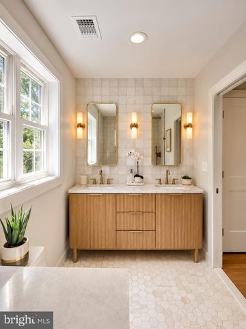 974 N QUINTANA ST, Arlington, VA 22205