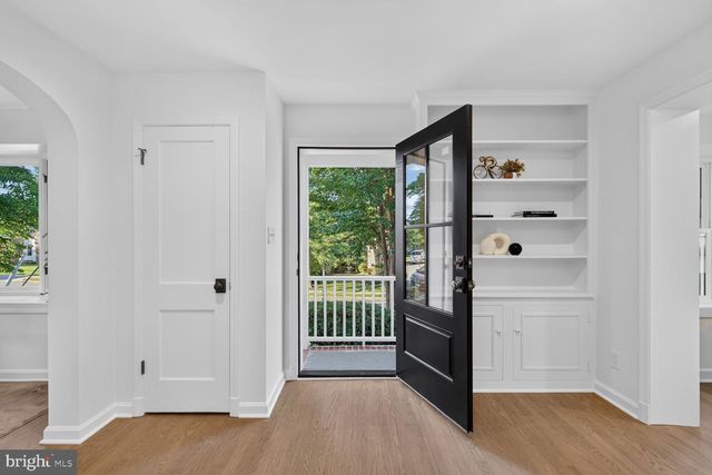 974 N QUINTANA ST, Arlington, VA 22205