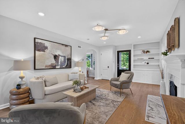 974 N QUINTANA ST, Arlington, VA 22205