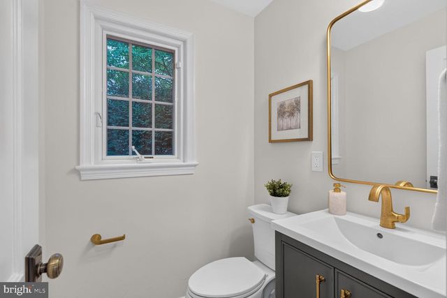 974 N QUINTANA ST, Arlington, VA 22205