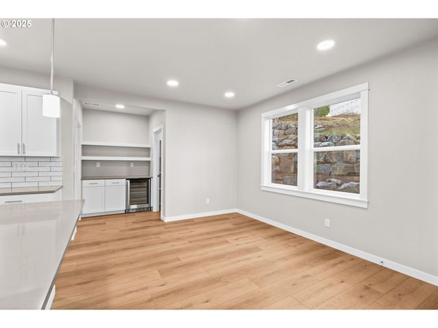 2668 CASCARA Dr, Eugene, OR 97403