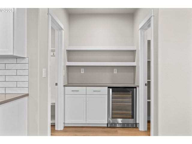 2668 CASCARA Dr, Eugene, OR 97403