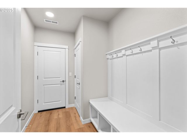 2668 CASCARA Dr, Eugene, OR 97403