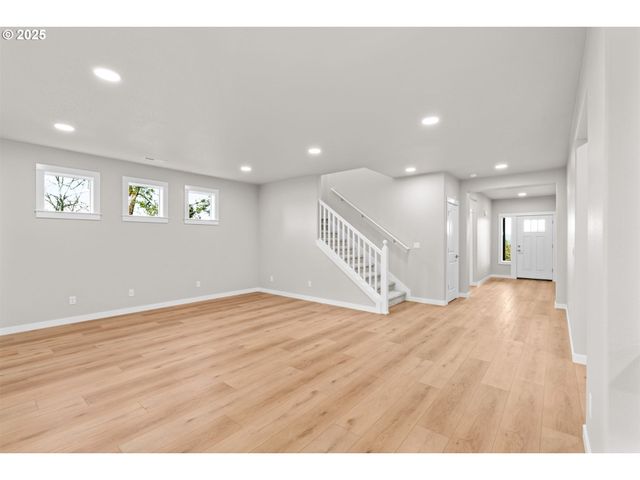 2668 CASCARA Dr, Eugene, OR 97403