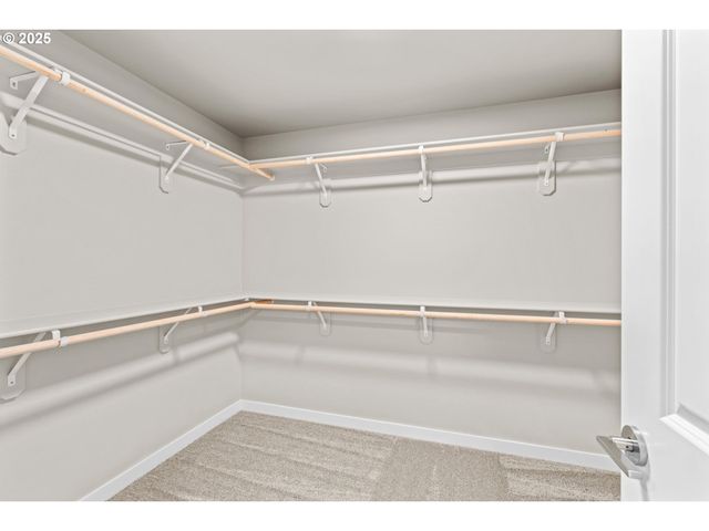 2668 CASCARA Dr, Eugene, OR 97403