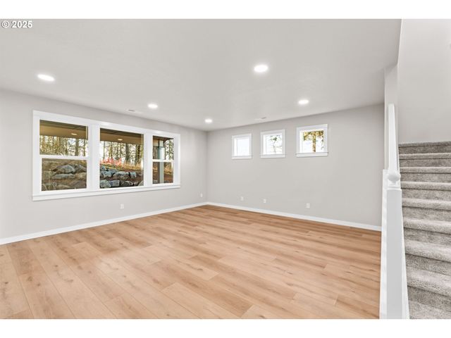 2668 CASCARA Dr, Eugene, OR 97403