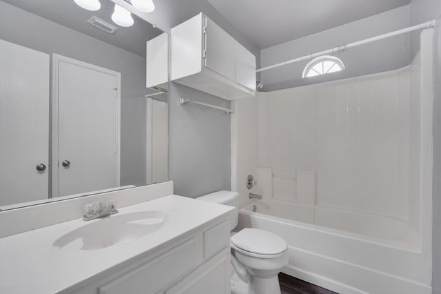 1318 Misty Meadow Drive, Midlothian, TX 76065