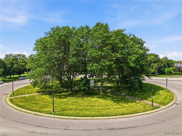 21 Colonial Circle, Buffalo, NY 14222