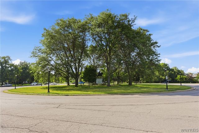 21 Colonial Circle, Buffalo, NY 14222