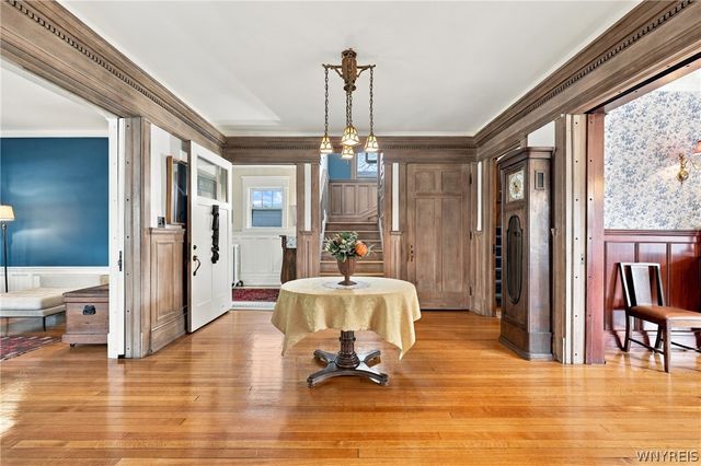 21 Colonial Circle, Buffalo, NY 14222