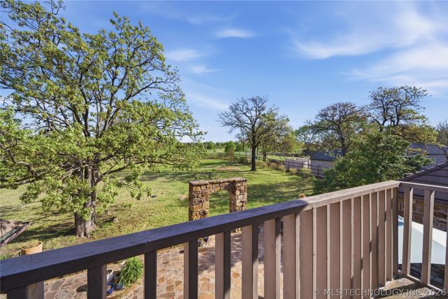 4825 W Oak Leaf Drive, Tulsa, OK 74132
