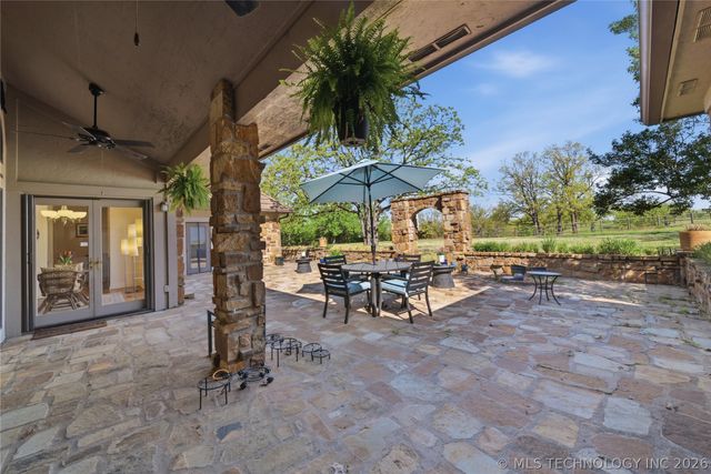 4825 W Oak Leaf Drive, Tulsa, OK 74132