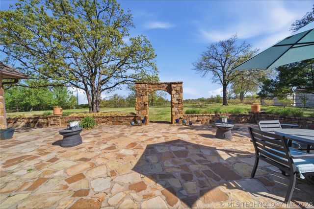 4825 W Oak Leaf Drive, Tulsa, OK 74132