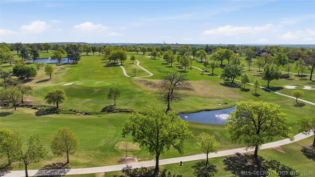 4825 W Oak Leaf Drive, Tulsa, OK 74132