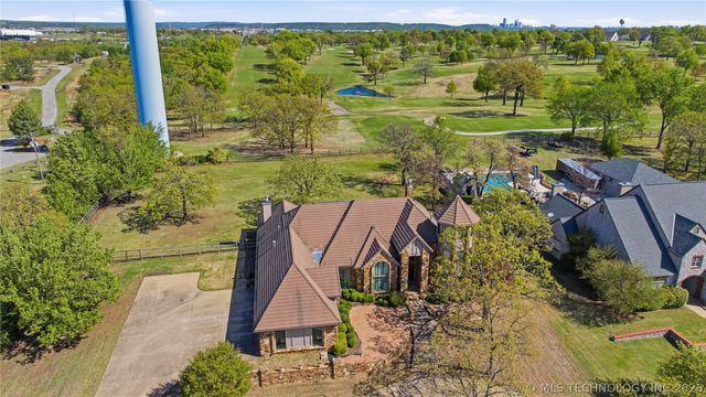 4825 W Oak Leaf Drive, Tulsa, OK 74132