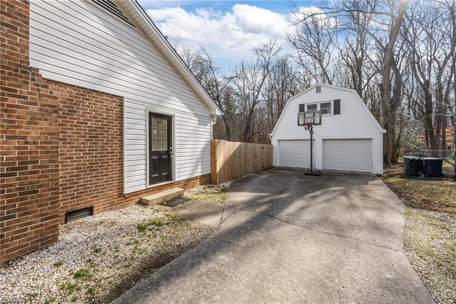 3511 Cotswold Terrace, Greensboro, NC 27455