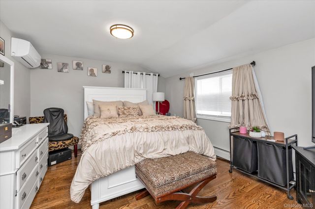 4 Lido Parkway, Lindenhurst, NY 11757