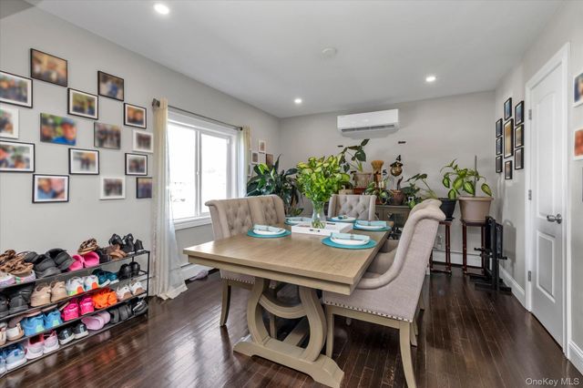 4 Lido Parkway, Lindenhurst, NY 11757