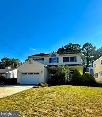 195 S SOUTH LAKESHORE DRIVE, Manahawkin, NJ 08050