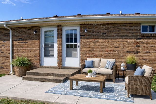 145 Tandy Dr Apt B, Clarksville, TN 37042