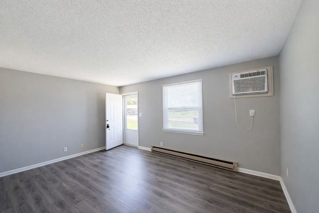 145 Tandy Dr Apt B, Clarksville, TN 37042