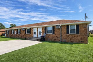 145 Tandy Dr Apt B, Clarksville, TN 37042