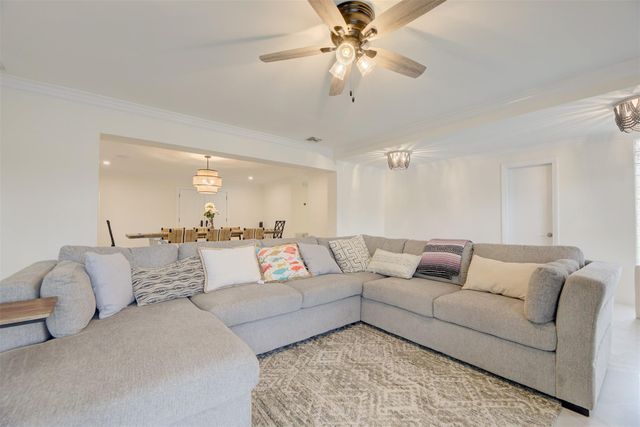 4821 NE 28th Ave, Lighthouse Point, FL 33064