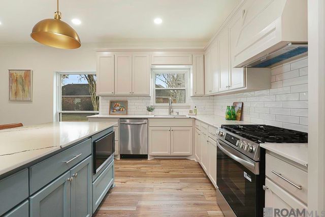 1804 E Rosedown St, Gonzales, LA 70737