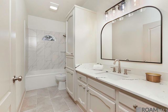 1804 E Rosedown St, Gonzales, LA 70737