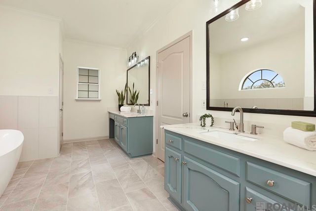 1804 E Rosedown St, Gonzales, LA 70737