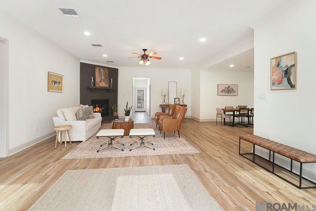 1804 E Rosedown St, Gonzales, LA 70737