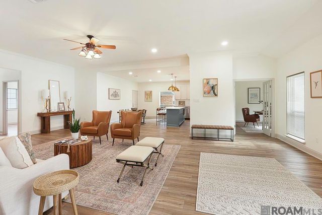 1804 E Rosedown St, Gonzales, LA 70737