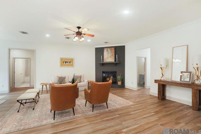 1804 E Rosedown St, Gonzales, LA 70737