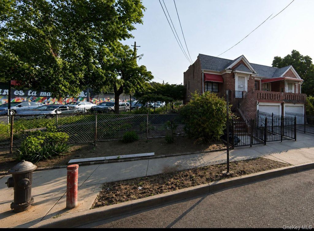 4805 Poyer Street, Elmhurst, NY 11373 — photo 3
