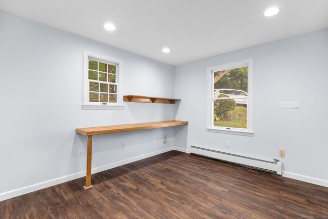 143 Boston Post Road, Waterford, CT 06385