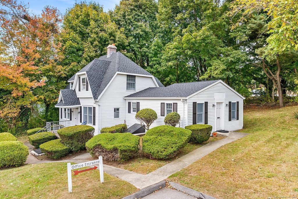 143 Boston Post Road, Waterford, CT 06385