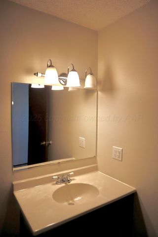 56 HUNSLEY Road, Canyon, TX 79015