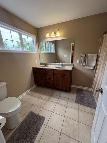 1300 Bobolink Road, Valparaiso, IN 46383