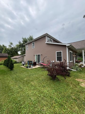 1300 Bobolink Road, Valparaiso, IN 46383
