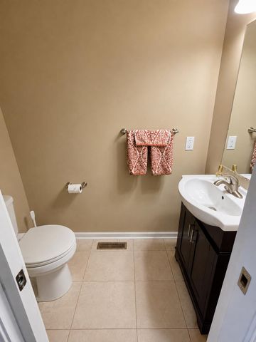 1300 Bobolink Road, Valparaiso, IN 46383