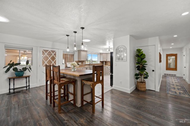 7816 E Victory Rd, Nampa, ID 83687