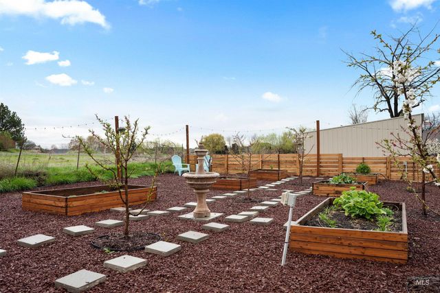 7816 E Victory Rd, Nampa, ID 83687