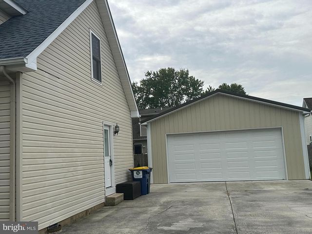 302 WOODSEDGE LN, Felton, DE 19943
