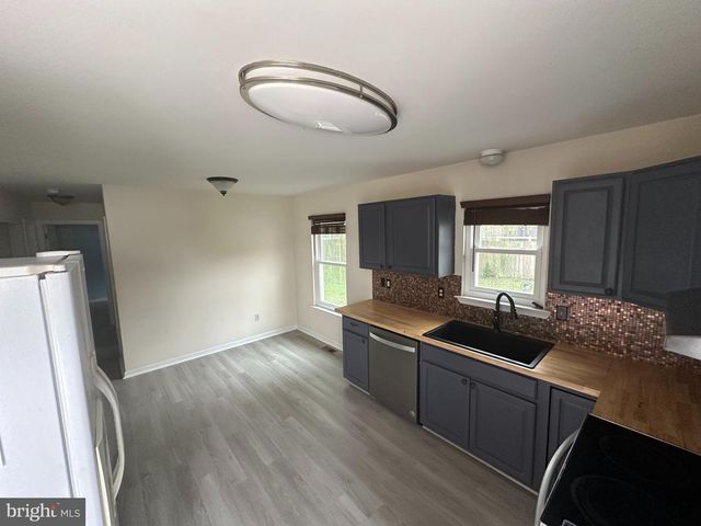 302 WOODSEDGE LN, Felton, DE 19943